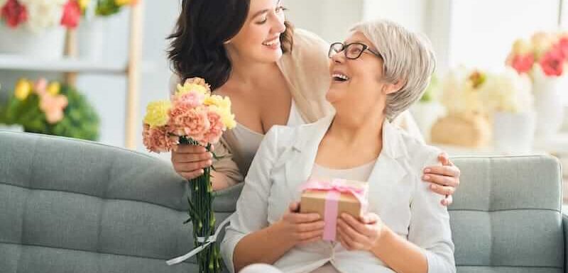 Celebrating Momhood: Perfect Quotes for Your Daughter-in-Law on Mother’s Day