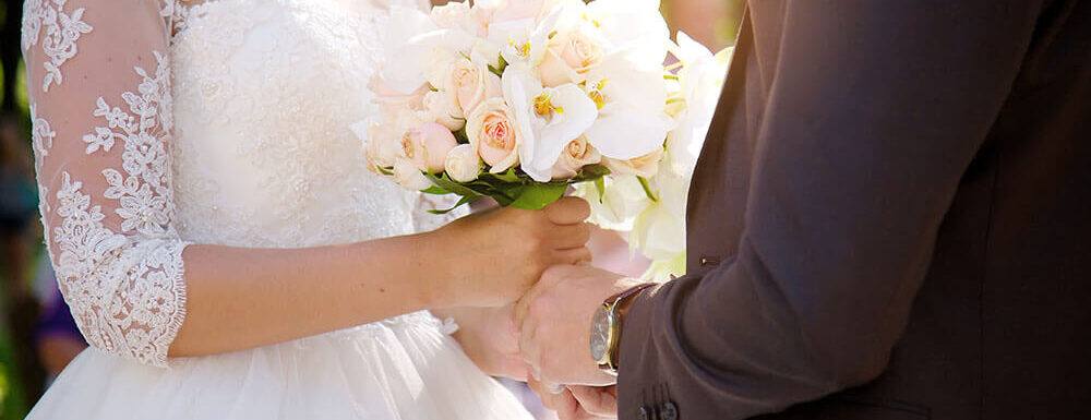 A Christian Wedding Ceremony Script That’s Easy to Personalize 